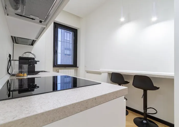 Boutique Flat Steps From Duomo Apartment