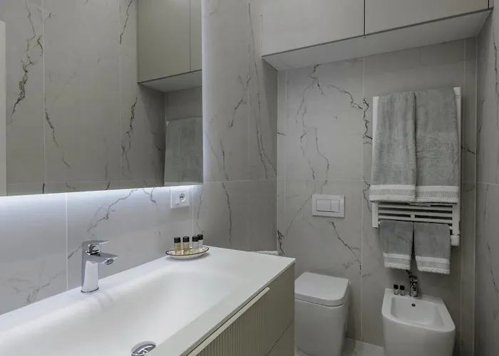 Gian Giacomo Mora, 13 Raffinato Monolocale In Centro