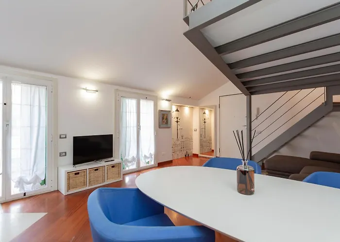 Comfort And Design Between Portello And Citylife Apartment