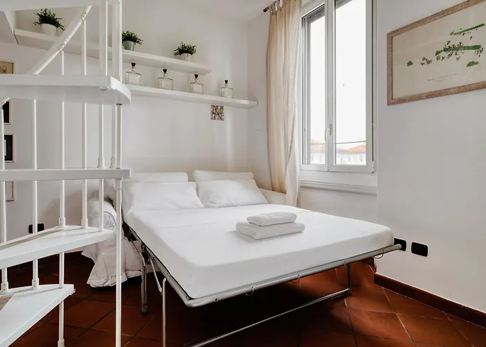 Appartamento Just Urban Stays - Elegante Appartamento City Life 2min metro M1 e M5 *