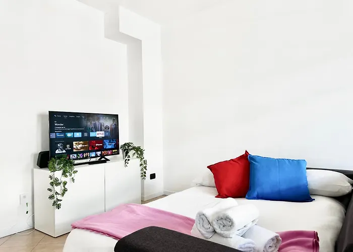 Peaceful Oasis With Balcony And Parking, * Milano