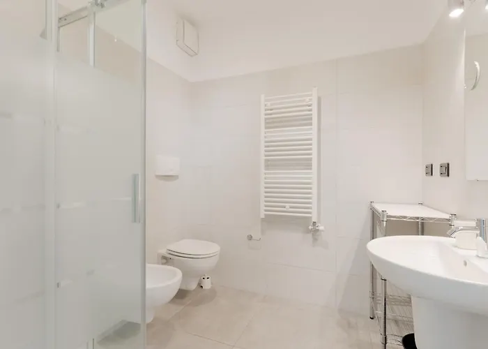 Guesthost - Modern Pirelli Milano