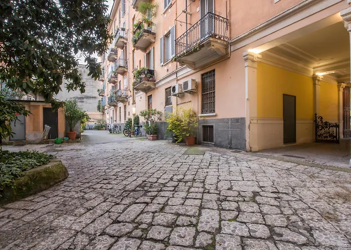 Via Piero Della Francesca 38 Milano