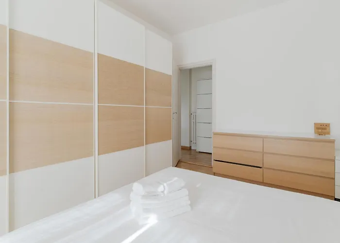 Guesthost - Stylish Flat In Navigli District