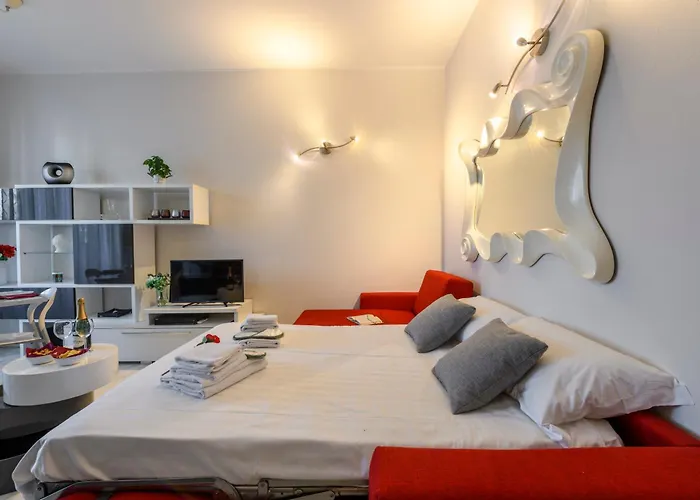 Апартаменты Lodi, 65 - Your Base