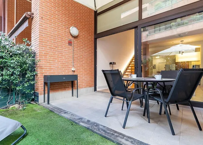 Modern Loft With Projector E Private Garden, Station Apartment Milan