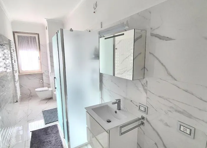 Arrivasti Stays, Spacious In Centre Apartman