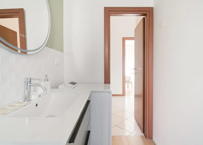 Guesthost - Bright Comfy