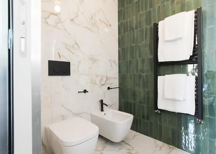 Hacca Collection - Luxury 3br Center