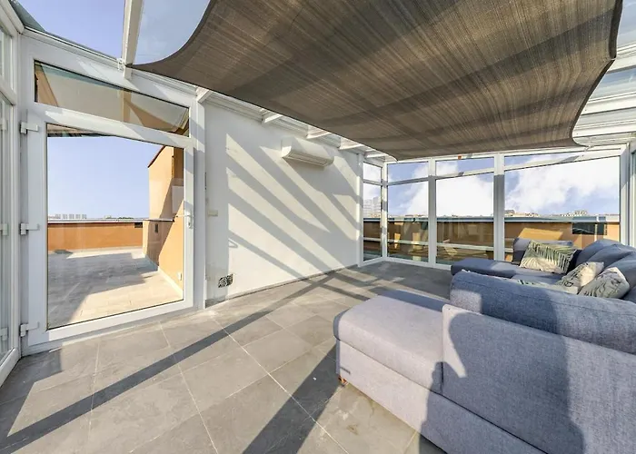 Panoramic Penthouse With Terrace In * 米兰