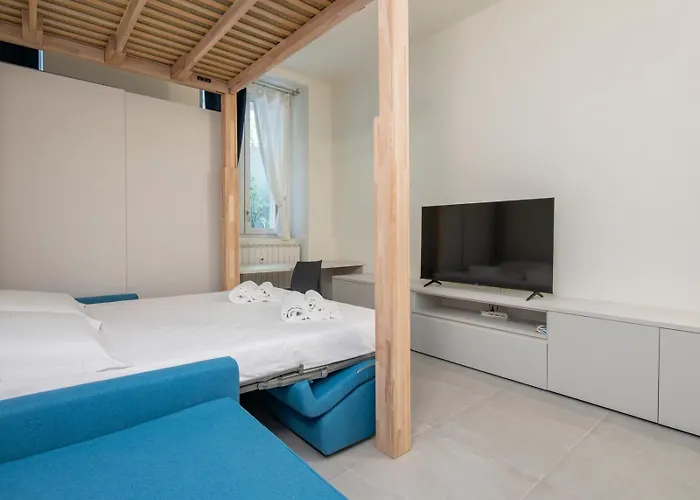 Duomo M5 A Stone's Throw From The Subway