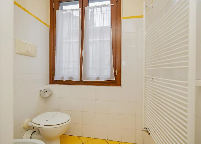 Bnbest Walk In Duomo 4-6 Pax * Milánó