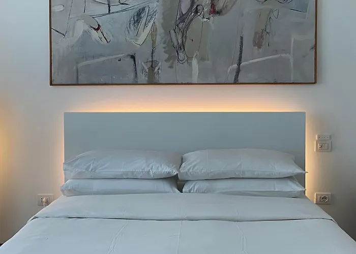 Urban Retreat Minutes Away From Duomo Cathedral アパート