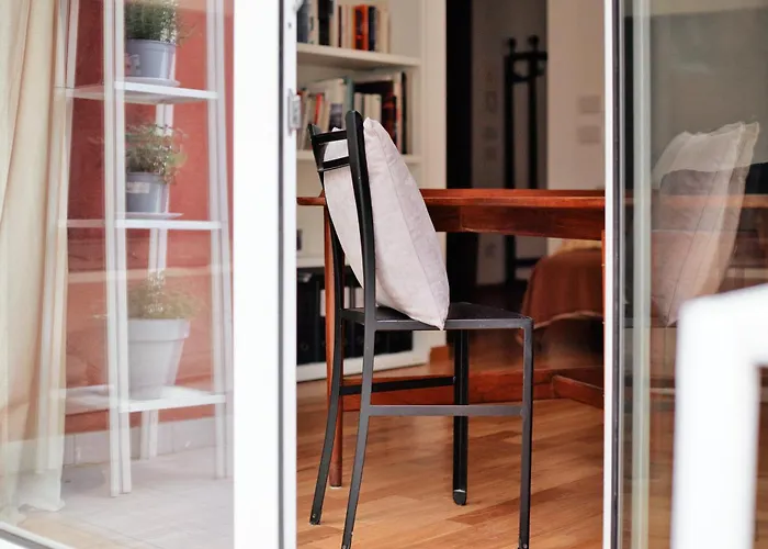 Just Urban - Exclusive 1br Center With Balcony