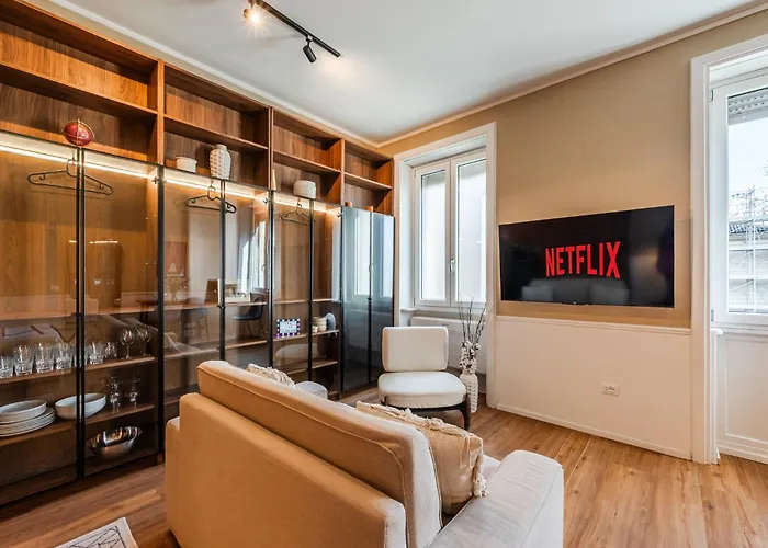 The Icon - Duomo View Apartment Milan