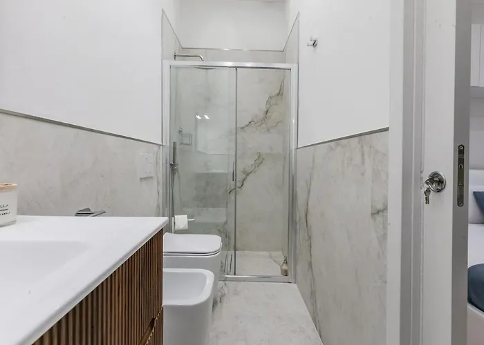 Luxury 2-bedroom Station *