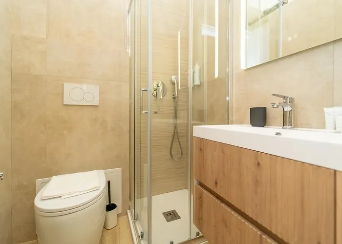 Elegant In The Center With Smarttv Wifi Milaan