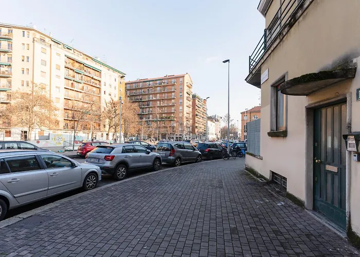 Youth Bovisa Politecnico - Tram 2 To Areas *