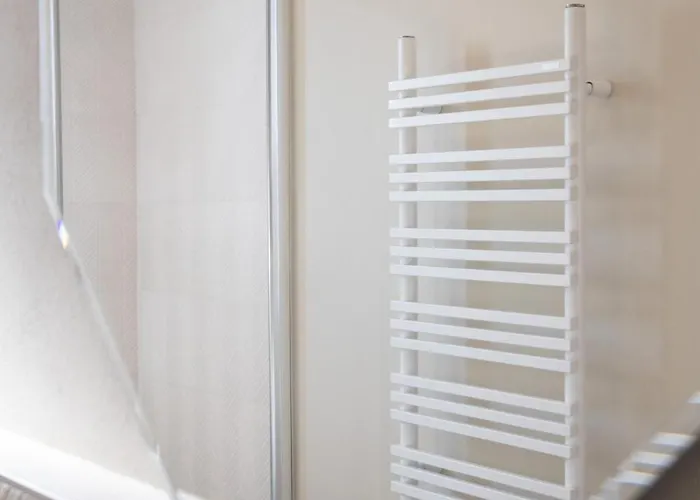 Navigli - Leo Brothers - Tibaldi 14 * Milánó