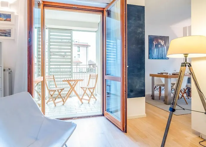 Luminoso E Ristrutturato Con Doppio Balcone E Wifi Apartment