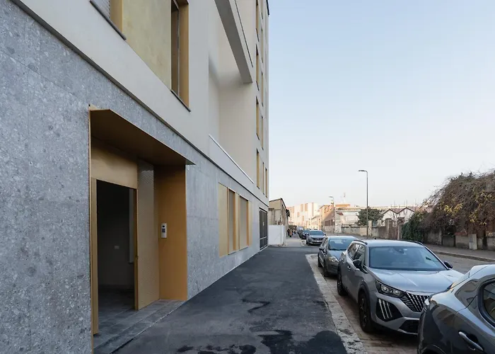 Guesthost - Lambrate Modern Flat With Terrace Милан
