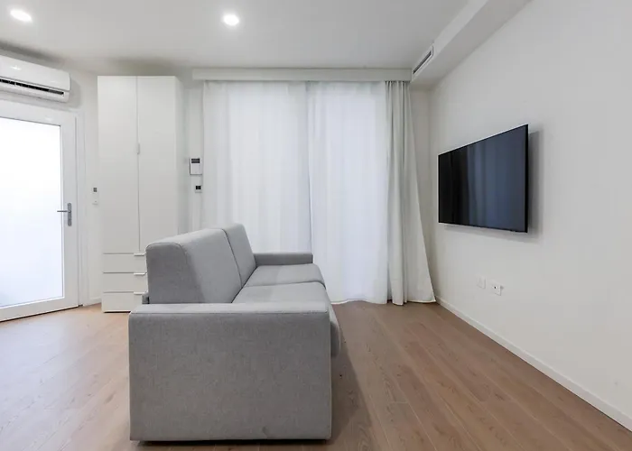 Garden M3 Duomo 12 Min