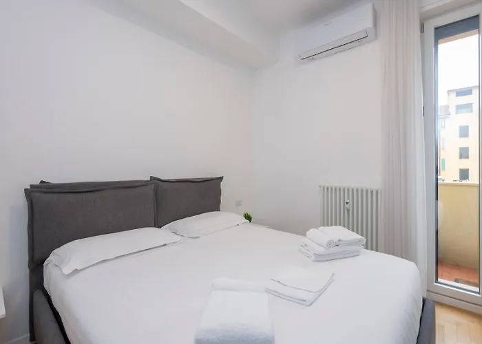 Apartment I-host - Bright 1br With Balcony In