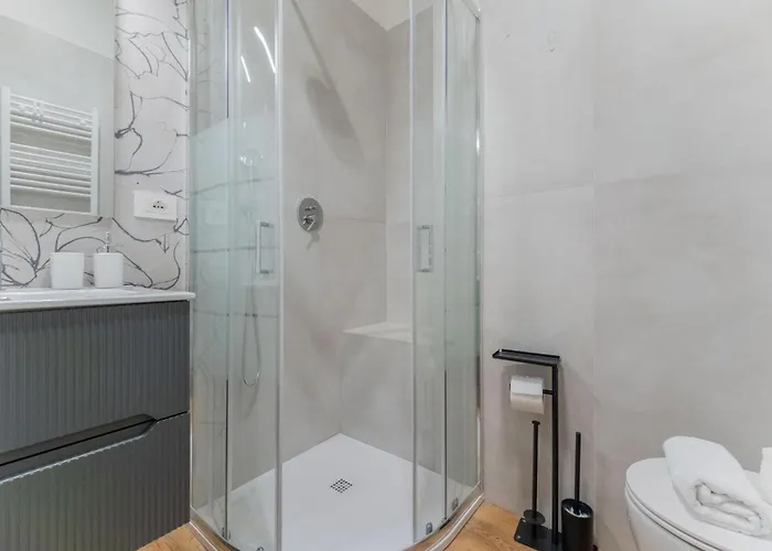 Chic Retreat - New Bright