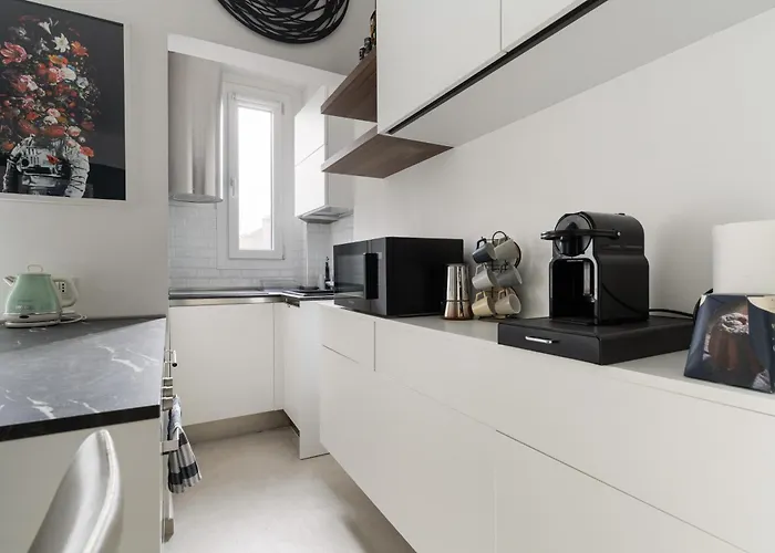 Lambrate - Corti - Bilocale Con Ampio Balcone * Milánó