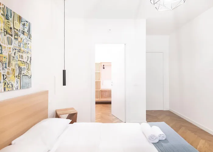 Easylife - - San Gregorio 3 F - P Venezia *