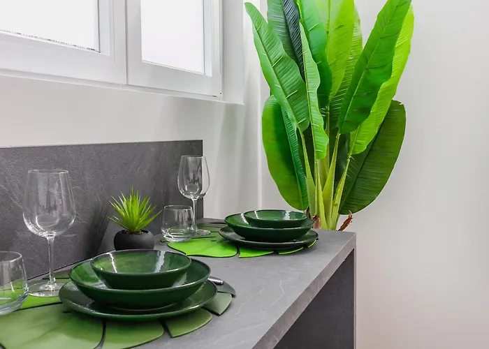 Urban Jungle M3 Duomo 12 Min Apartment Milan