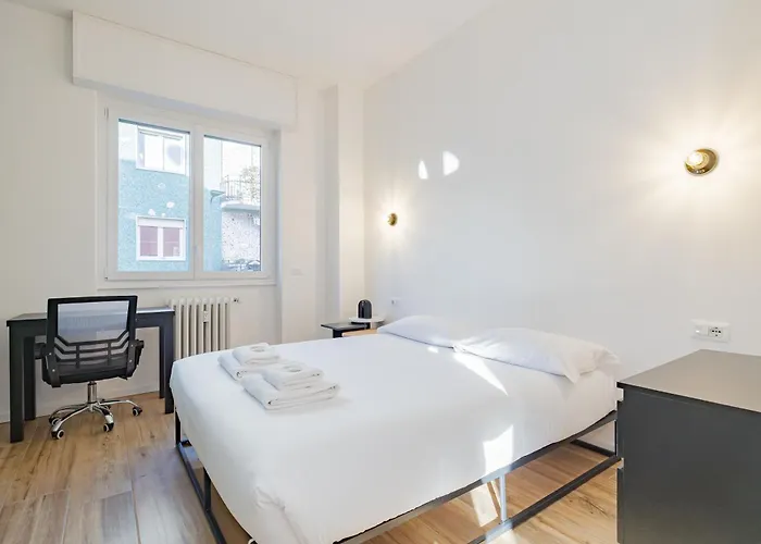 Modern One-bedroom With Terrace - Naviglio Martesana Milan