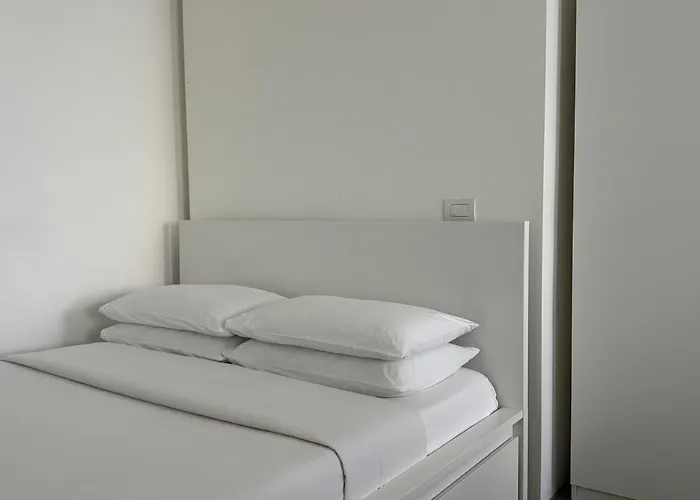 Urban Retreat Minutes Away From Duomo Cathedral *