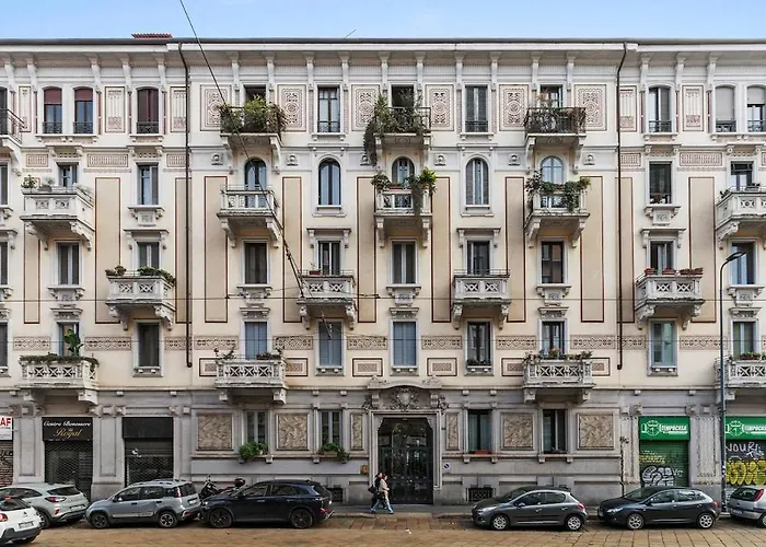 Artistic In The Heart Of * Milaan