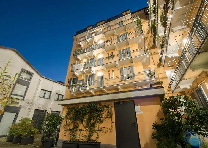 Via Piero Della Francesca 38 *