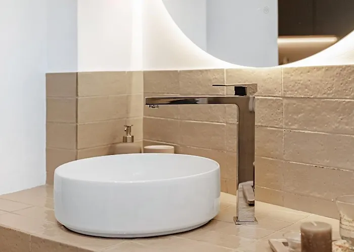 Design & Elegant In Navigli - *