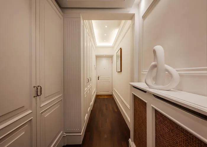 The Seven Stars - Montenapoleone Appartement Milan