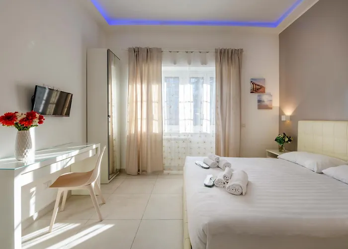 Tagiura, 25 - For Work And Leisure