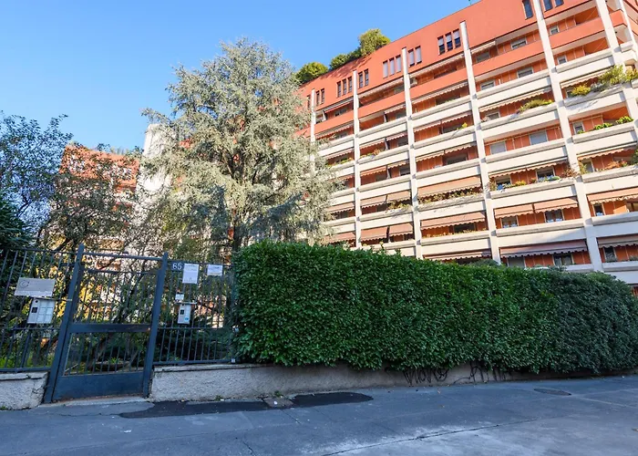 Lodi, 65 - Your Base * Милан