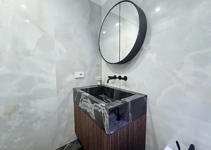 Medici5 - Luxury With Wellness Area Apartment Milan