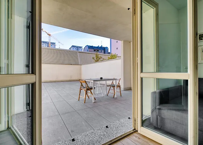 Just Urban - Bright With Terrace - M4 Tolstoj Apartment *