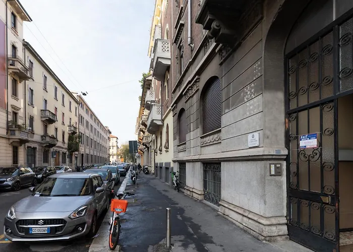 アパート Guesthost - Porta Romana Lovely ミラノ