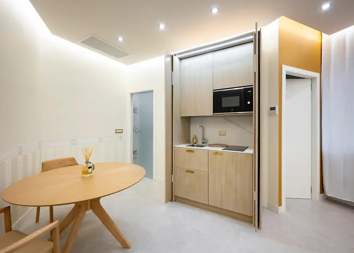 Apartment Luca Duomo Versace