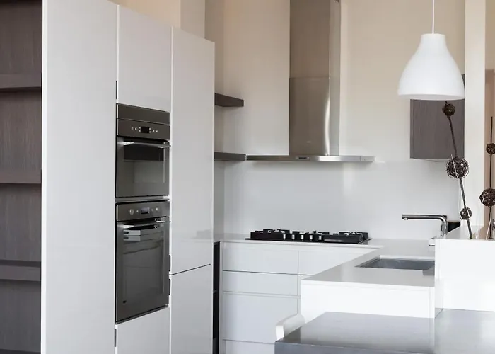 Luminoso Trilocale Piano Alto Vicino All' Arco Della Pace Lägenhet *