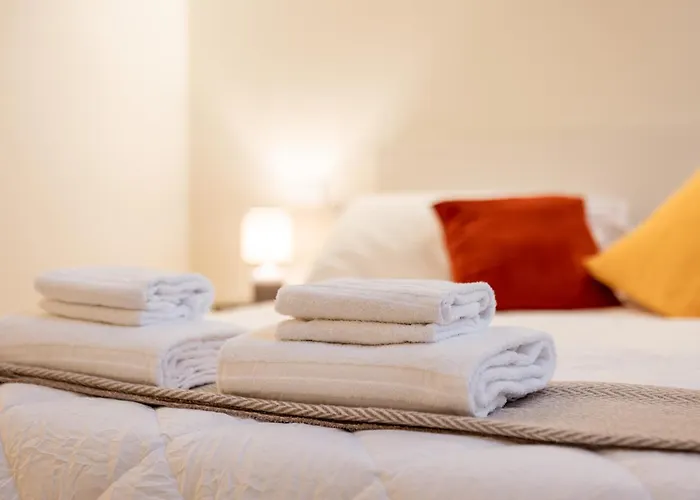 Elegant Duplex With Modern Design In * Milán