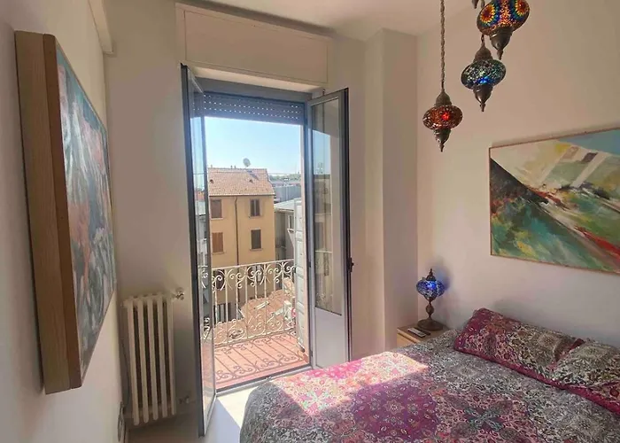 - Stylish, Historic, Luxury Apartament