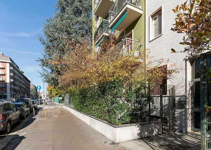 Guesthost - Bright Comfy Lejlighed Milano