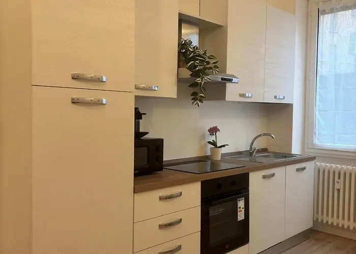 I-host - Monza 43 Milano