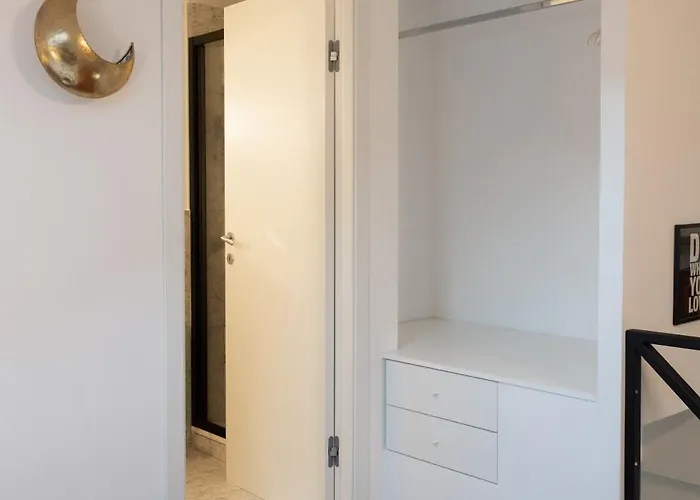 Moderno Bilocale Su Due Piani Nel Cuore Dei Navigli