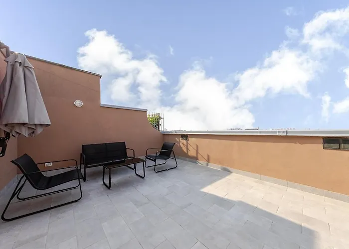 Panoramic Penthouse With Terrace In * 米兰